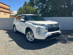 2022 Mitsubishi Outlander ES