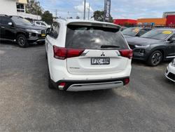 2020 MITSUBISHI OUTLANDER LS 7 SEAT (AWD)
