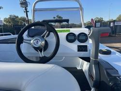 2025 QUINTREX F440 Hornet Trophy