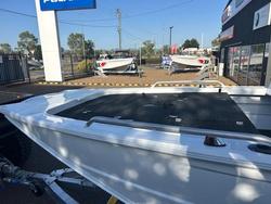 2025 QUINTREX F440 Hornet Trophy