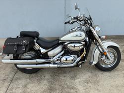 Suzuki VL800 (boulevard C50)