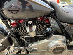 2019 HARLEY-DAVIDSON FLHXSE CVO STREET GLIDE Black