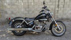 Suzuki VL250 (LC250 Intruder)