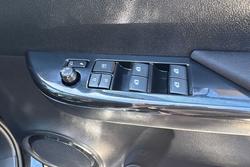 2023 Toyota Hilux SR5