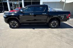 2023 Toyota Hilux SR5