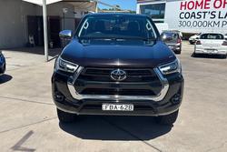 2023 Toyota Hilux SR5