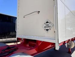 2006 Vawdrey St3 Lead A 12 Pallet Refrigerated Wingliner