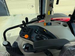 0 Massey Ferguson 5711 Dyna-4