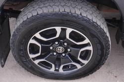 2022 Toyota Hilux SR5