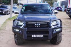 2022 Toyota Hilux SR5