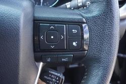 2022 Toyota Hilux SR5