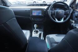 2022 Toyota Hilux SR5