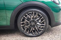 2025 MINI Cooper C Favoured