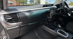 2020 Toyota Hilux SR5