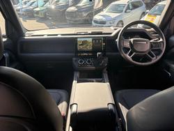 2026 Land Rover Defender 110 P425 X-Dynamic SE