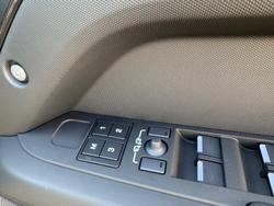 2026 Land Rover Defender 110 P425 X-Dynamic SE