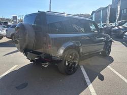 2026 Land Rover Defender 110 P425 X-Dynamic SE