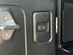 2026 Land Rover Defender 110 P425 X-Dynamic SE L663 MY26 AWD Santorini Black