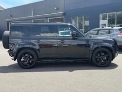2026 Land Rover Defender 110 P425 X-Dynamic SE L663 MY26 AWD Santorini Black