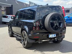 2026 Land Rover Defender 110 P425 X-Dynamic SE