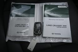 2021 Toyota Landcruiser VX