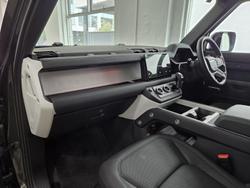 2025 Land Rover Defender 110 D350 X-Dynamic SE