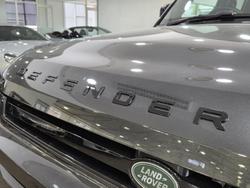 2025 Land Rover Defender 110 D350 X-Dynamic SE