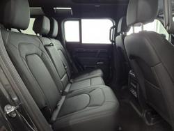 2025 Land Rover Defender 110 D350 X-Dynamic SE