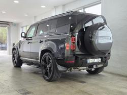 2025 Land Rover Defender 110 D350 X-Dynamic SE