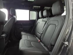 2025 Land Rover Defender 110 D350 X-Dynamic SE