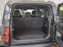 2025 Land Rover Defender 110 D350 X-Dynamic SE