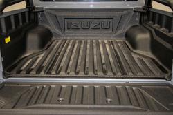 2025 Isuzu D-MAX BLADE