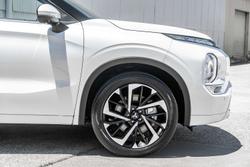 2022 Mitsubishi Outlander Exceed Tourer