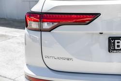 2022 Mitsubishi Outlander Exceed Tourer
