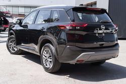 2025 Nissan X-TRAIL ST