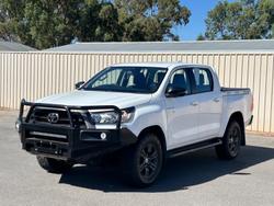 2023 Toyota Hilux SR