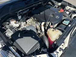 2023 Toyota Hilux SR