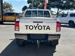 2023 Toyota Hilux SR