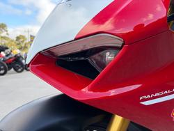 2024 DUCATI PANIGALE V2 BAYLISS 20TH ANNIV Red