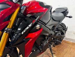 2018 Suzuki GSX-S1000 RED