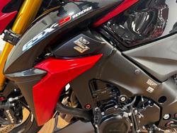 2018 Suzuki GSX-S1000 RED