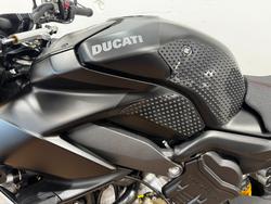 2021 Ducati STREETFIGHTER V4 S Black