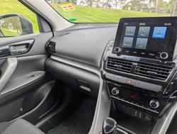 2024 Mitsubishi Eclipse Cross PHEV ES