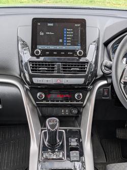 2024 Mitsubishi Eclipse Cross PHEV ES