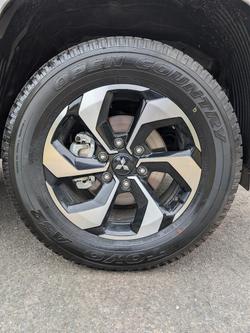 2024 Mitsubishi Pajero Sport GLS