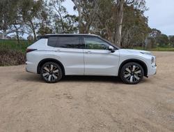 2025 Mitsubishi Outlander Exceed Tourer