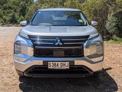 2025 Mitsubishi Outlander ES