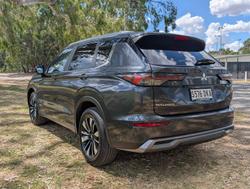 2025 Mitsubishi Outlander LS