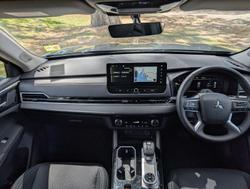 2025 Mitsubishi Outlander LS