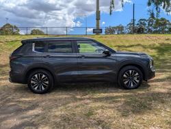 2025 Mitsubishi Outlander LS